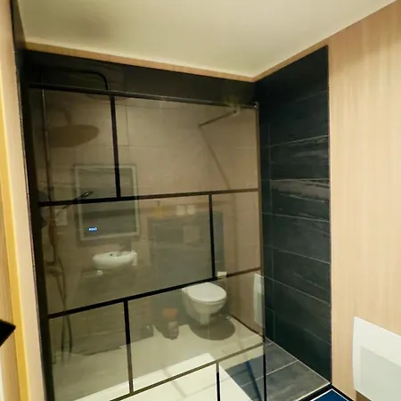 Le 627 4* סומור